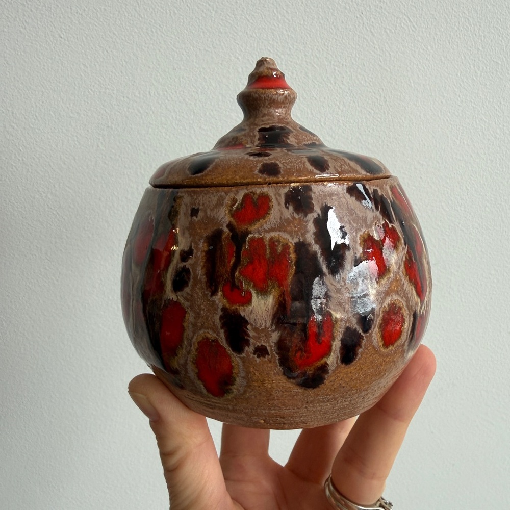Vintage ceramic candy / trinket dish